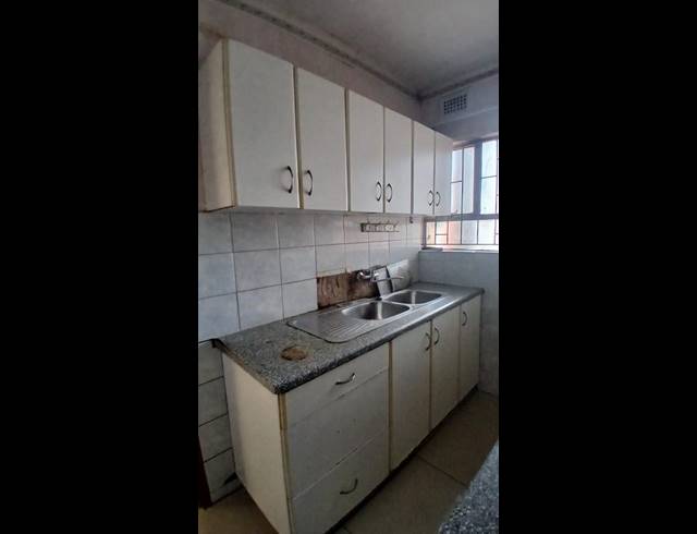 2 BEDROOM PROPERTY TO RENT IN MONTCLAIR